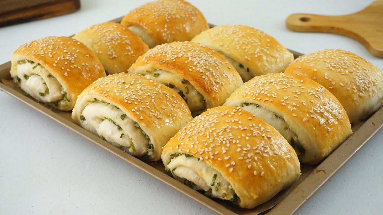 Hot Crispy And Savory Scallion Bread
