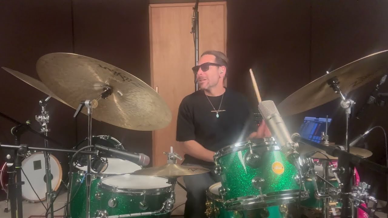 Vidala De Las Estrellas (Aca Seca Trio) - Henry Cole on Drums