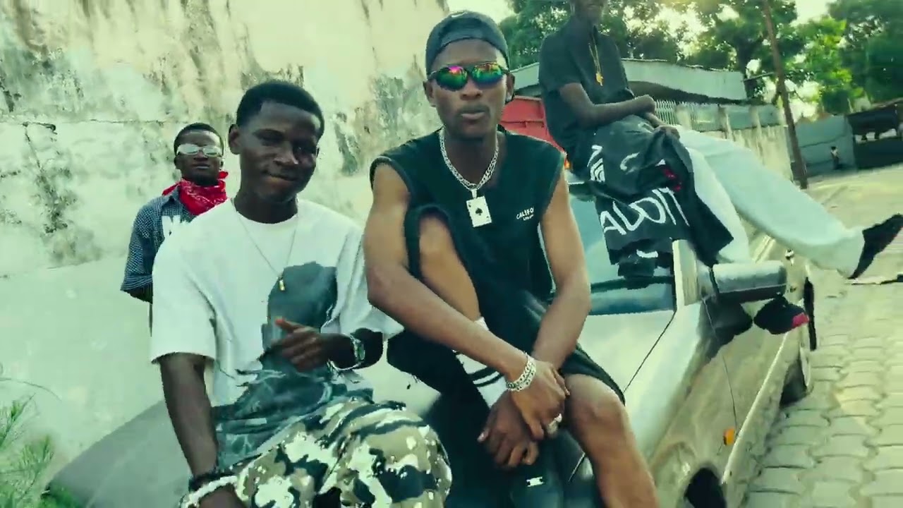 LAKO: Moteki ba noirs (Visualizer Officiel) 
