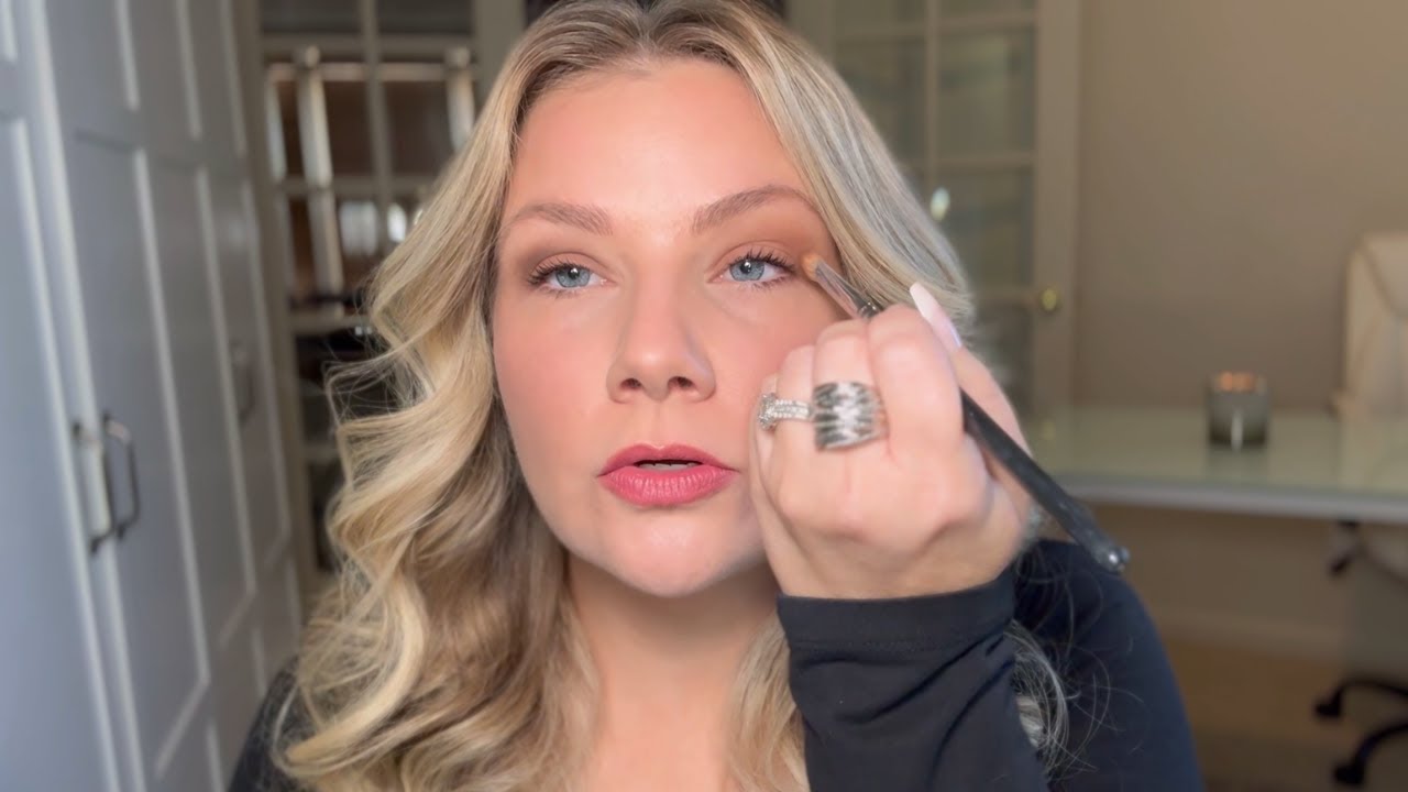 Top 3 Eyeshadow Mistakes for Hooded Eyes (and How to Fix Them)