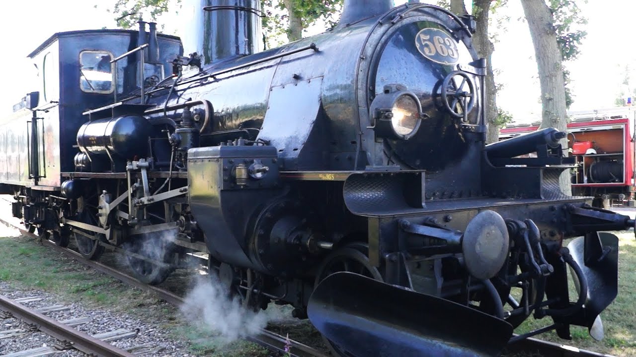 Steam locomotive, manual turn round/ Djursland, Denmark