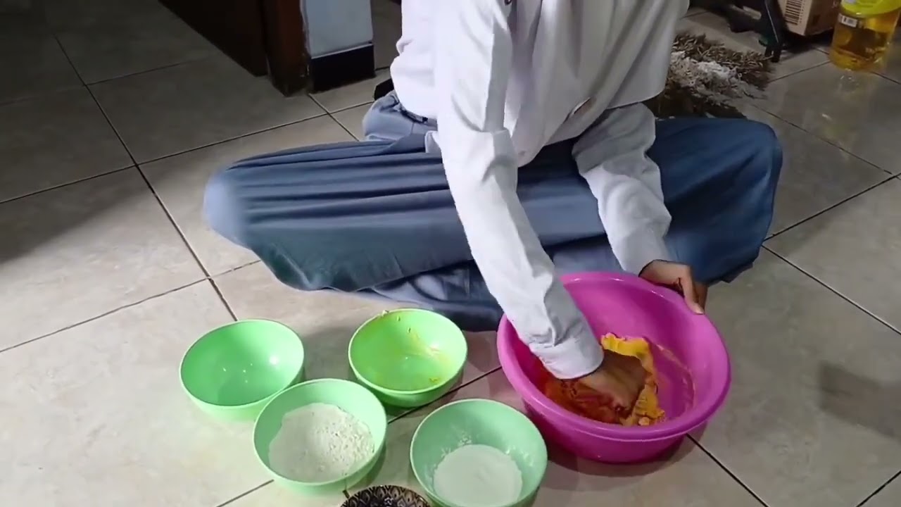 TUGAS PKWU Membuat Kue Kering Semprit Modifikasi oleh kelompok 4