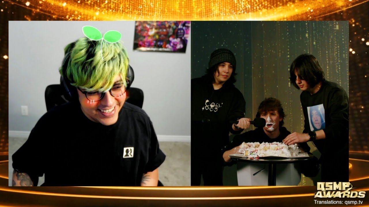 MIKE RECEBENDO O PRÊMIO NO QSMP AWARDS | QSMP