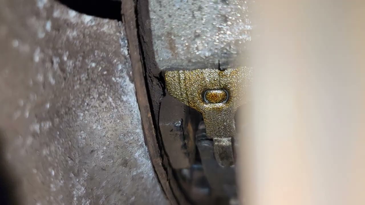 2012 Hyundai Genesis 3.8 Sedan, AC Delco parking brake shoes - rotor not going on