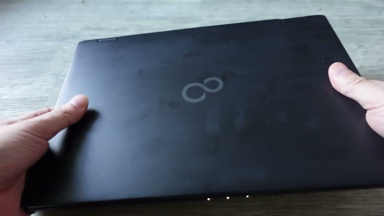 Fujitsu Lifebook U939X overview + comparison w/ Panasonic SV7 - the lightest convertible laptop!
