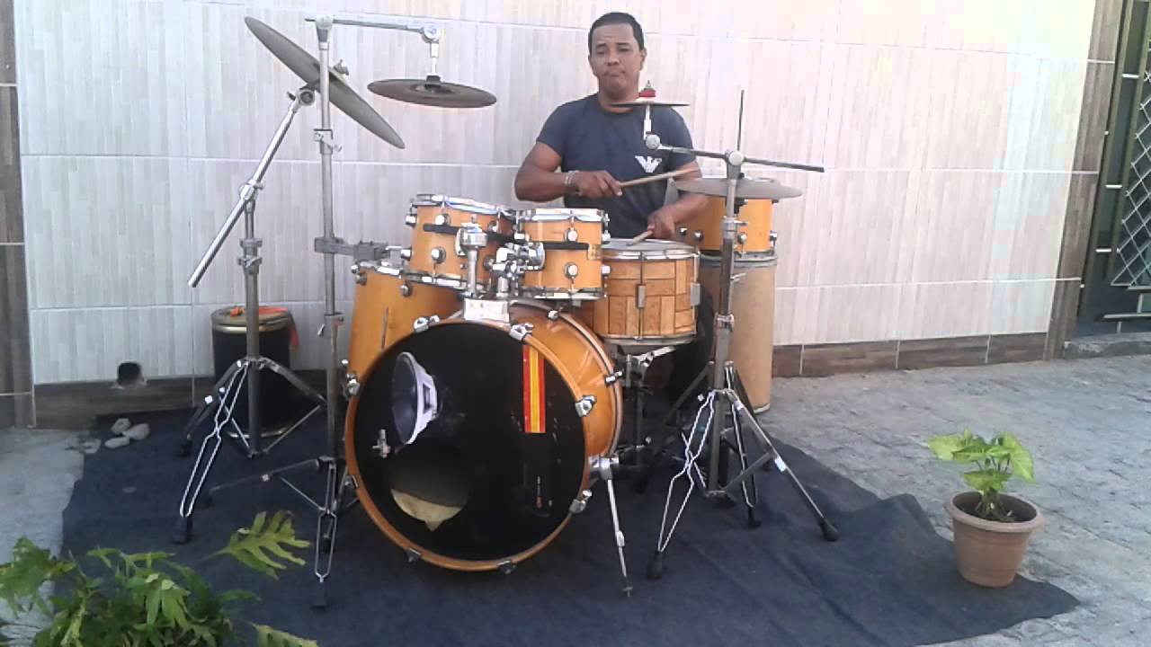 Bateria na rua