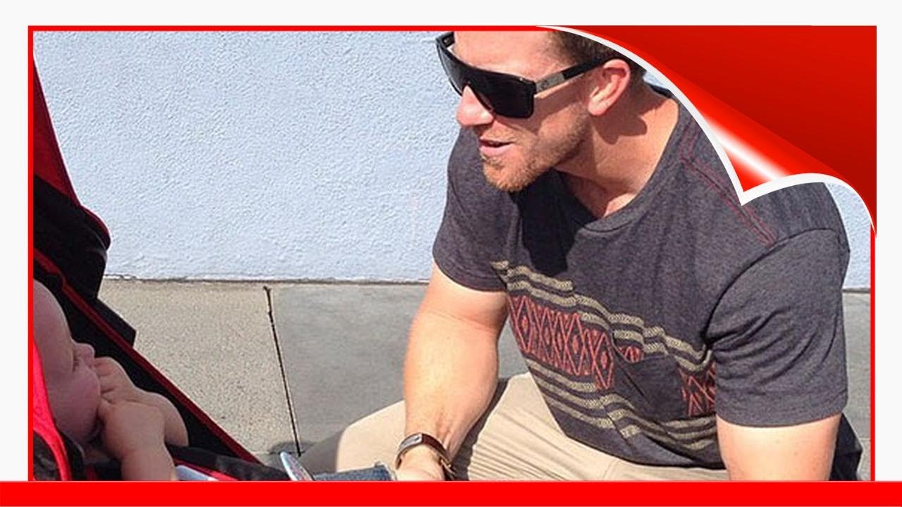 Dilfs Of Disneyland Is The Hottest Instagram Ever 🙃