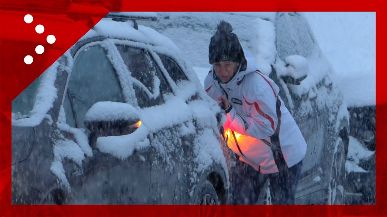 Madonna di Campiglio, la nevicata si intensifica: la polizia locale filtra le auto