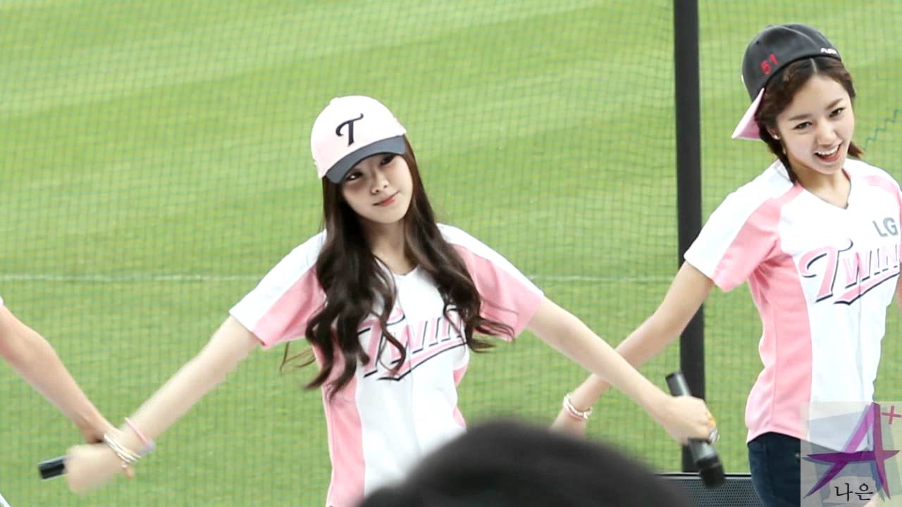 110619 Baseball LG vs SK 몰라요 Apink NaEun (손나은)