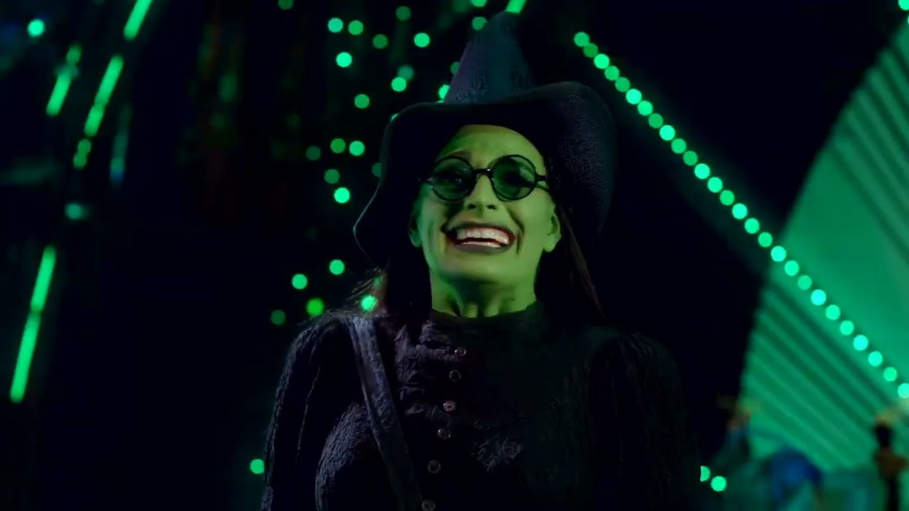 Take a backstage tour of 'Wicked' the Wizard of Oz musical, see all the props