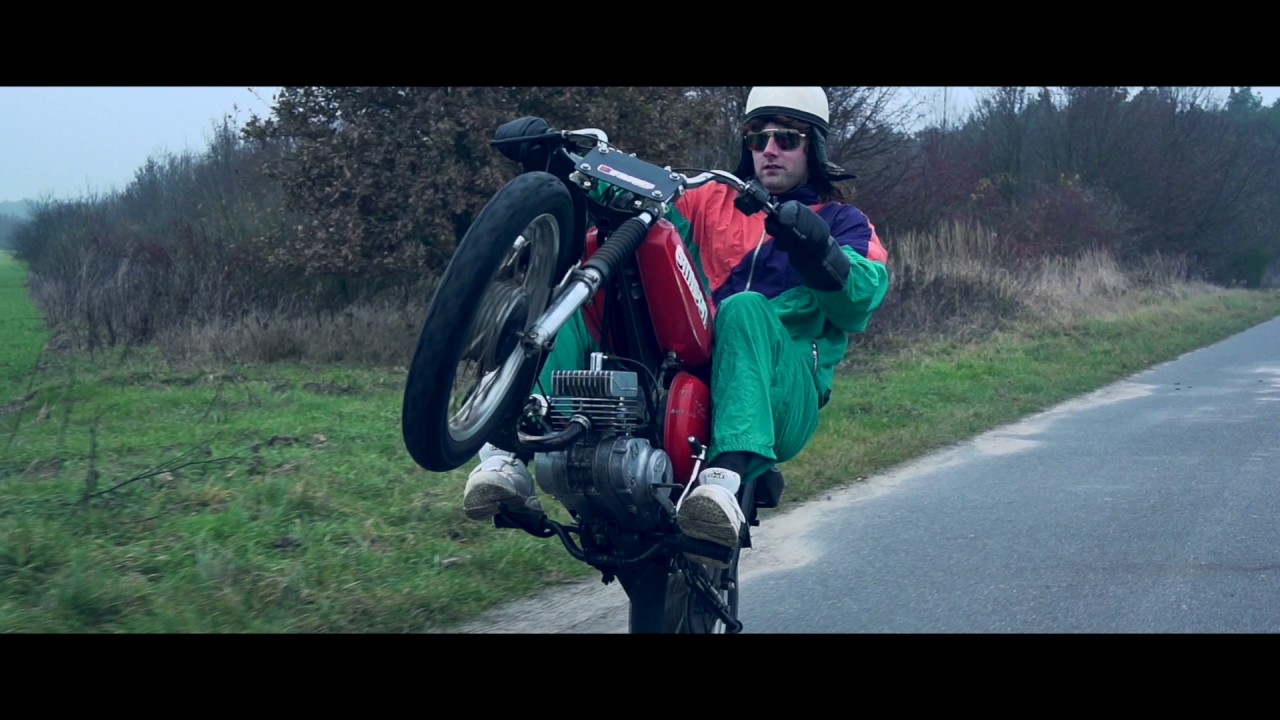 FLAG - Gunter Brecher - Slowmotion | Simson | Hochstarter | Frauenschwarm| Wheelie