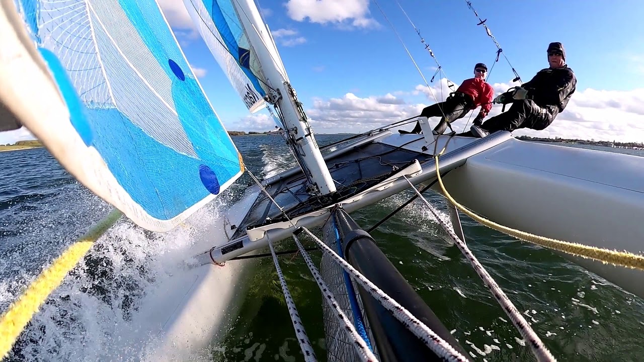 Nacra Inter 20 - Keep that hull UP!