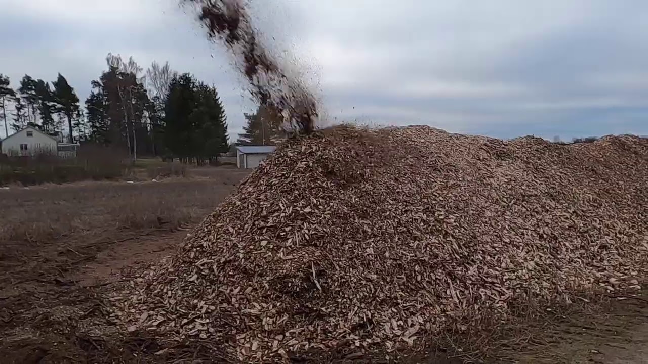 Remote controlled Erjo chipper in action