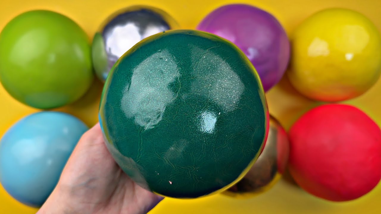Cracking light plasticine | ASMR video