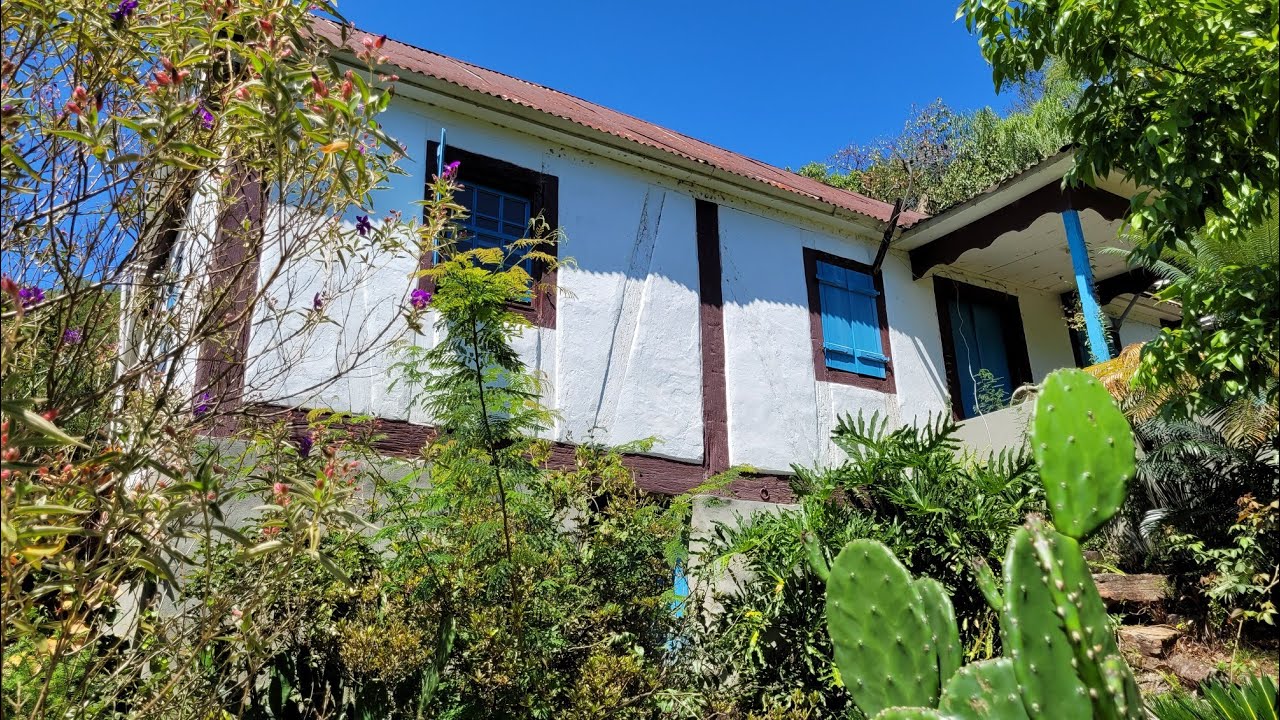 LINDOS ARMÁRIOS, CAMAS E MUITAS OUTRAS COISAS NESTA BELÍSSIMA CASA ANTIGA!!!