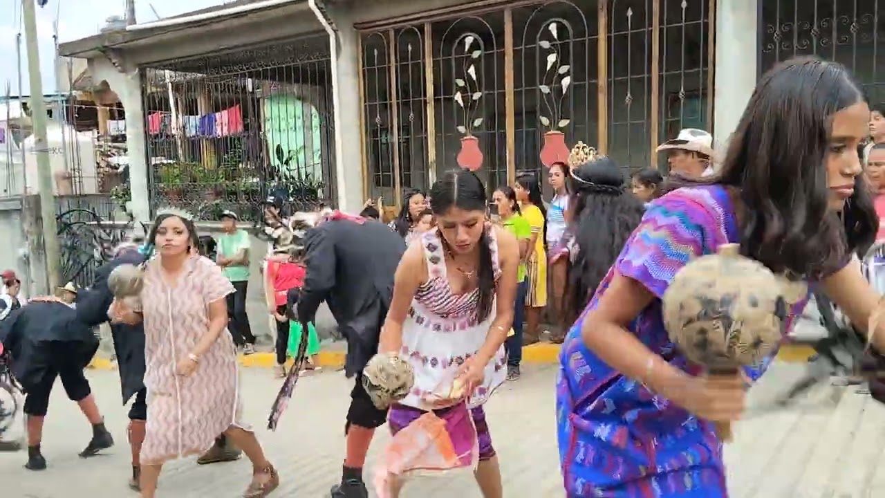 TEJORONES BARRIO SAN MIGUEL EN EL DOMICILIO DE LA REYNA DE CARNAVAL DE SAN JUAN COLORADO, OAX.2026