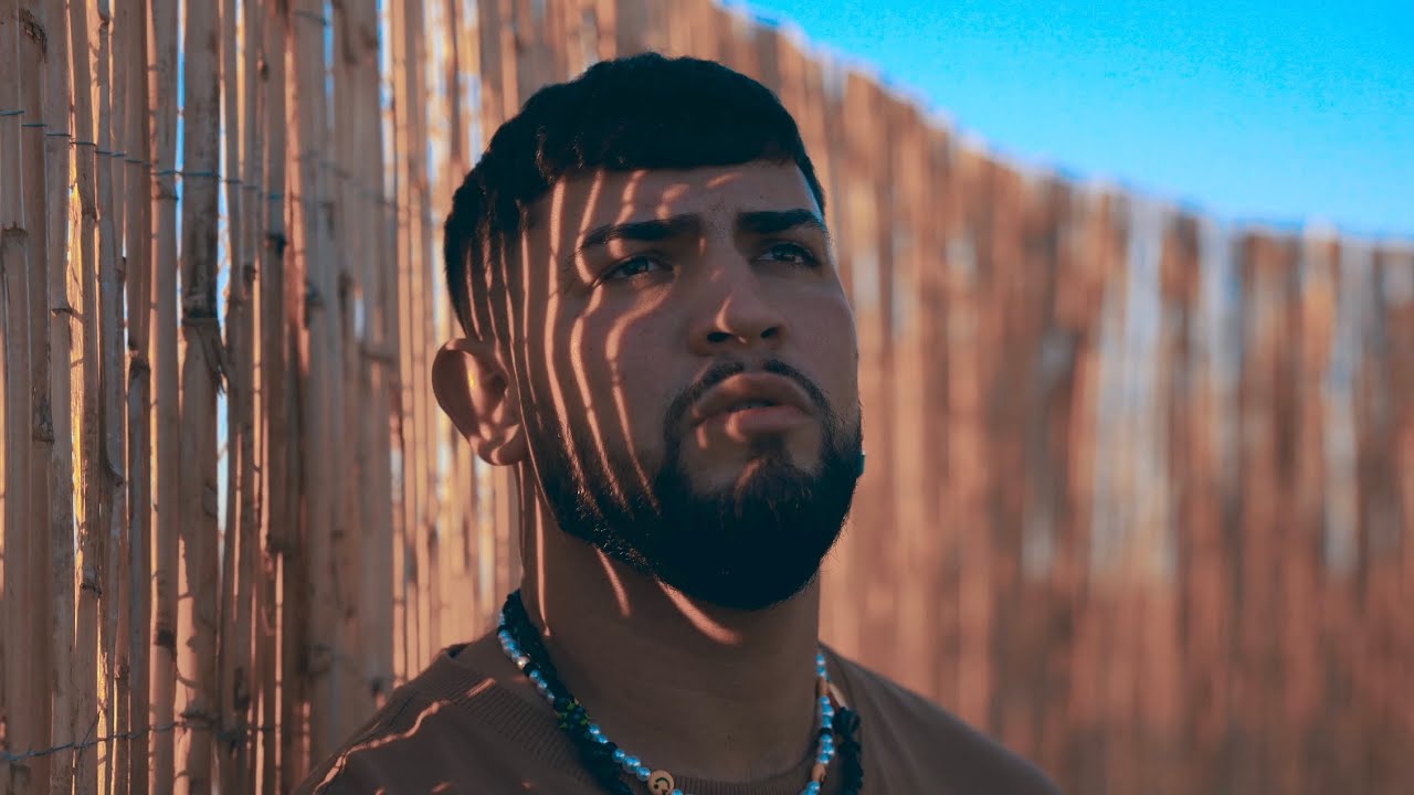 León Bravo - Sigo pensándote (Videoclip Oficial)