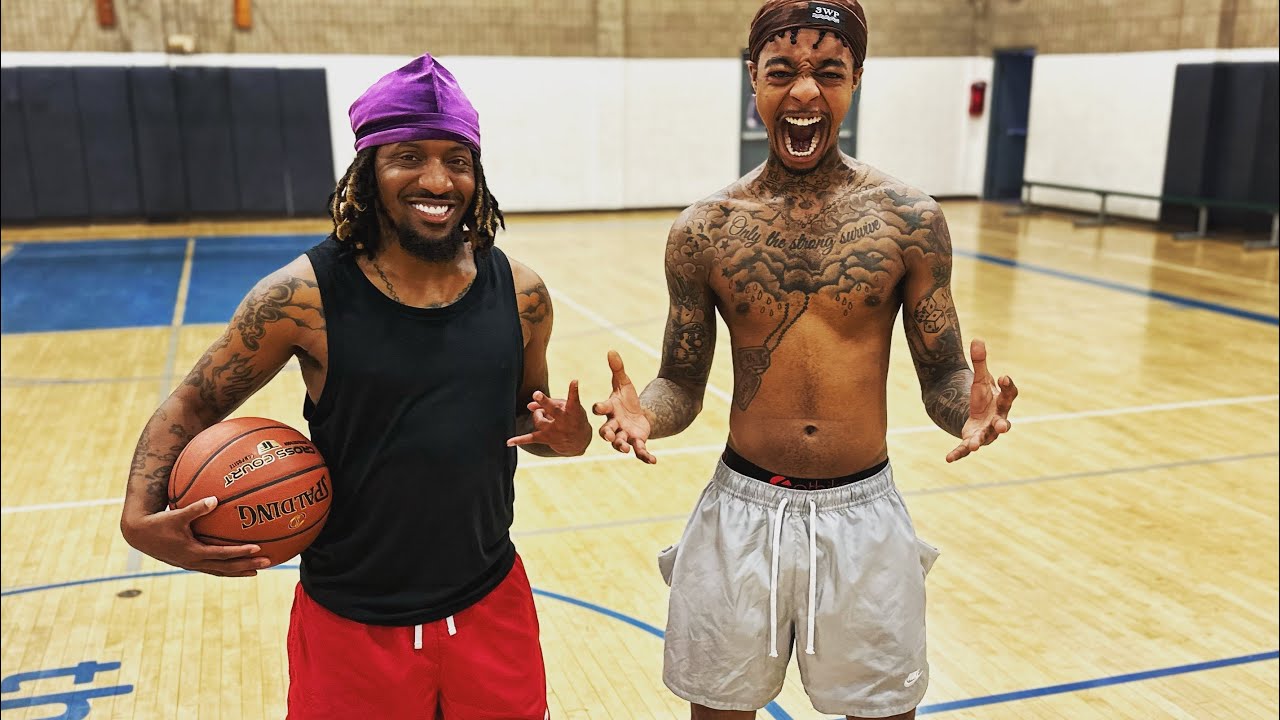 FlightReacts Vs. NoLifeShaq 1v1 basketball!