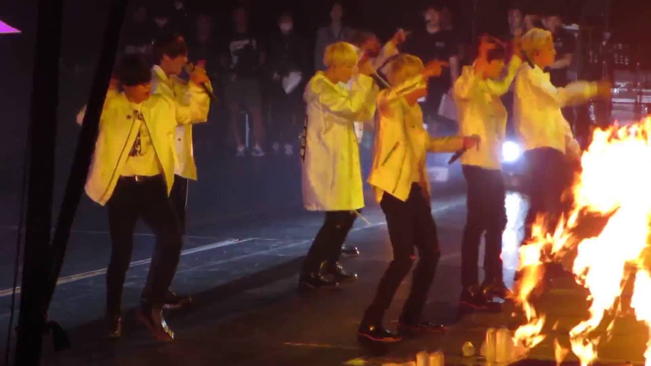 [FANCAM] 160730 BTS (방탄소년단) Epilogue in Manila - Fire