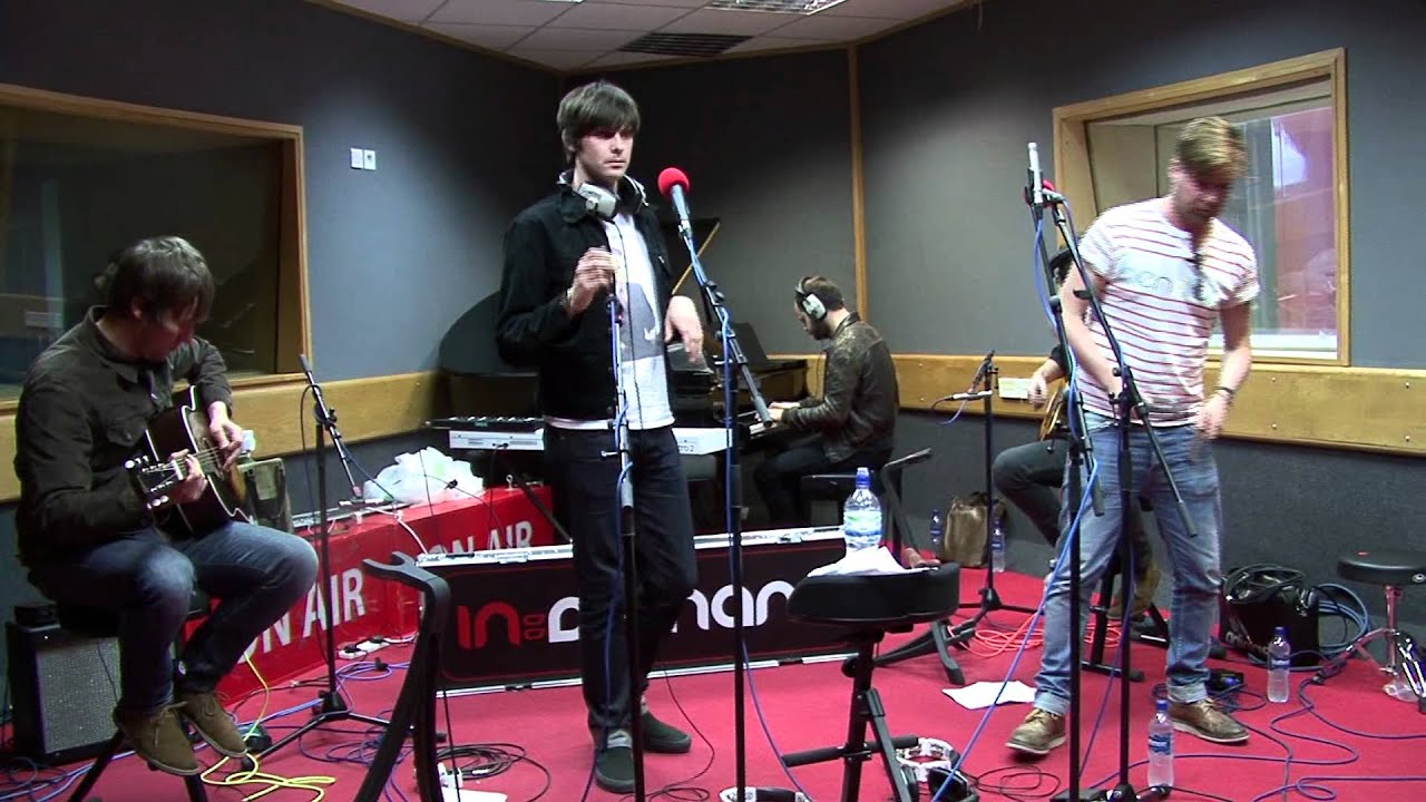 Kaiser Chiefs - Listen To Your Head (session)