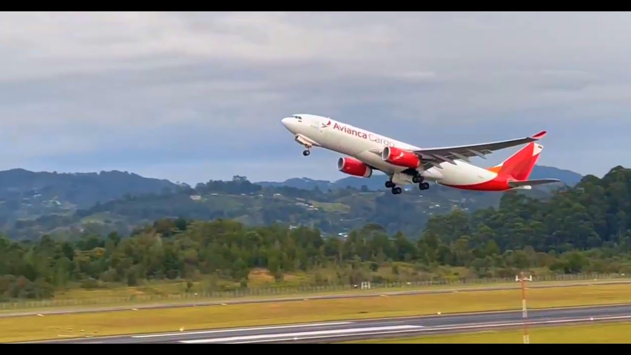 Una Tarde Nublada En El Aeropuerto De Rionegro José María Córdoba Spotting 4K.