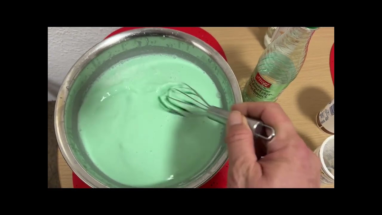 Waldmeister-Sahne Lik&ouml;r. Schnell, Einfach und extrem Lecker !