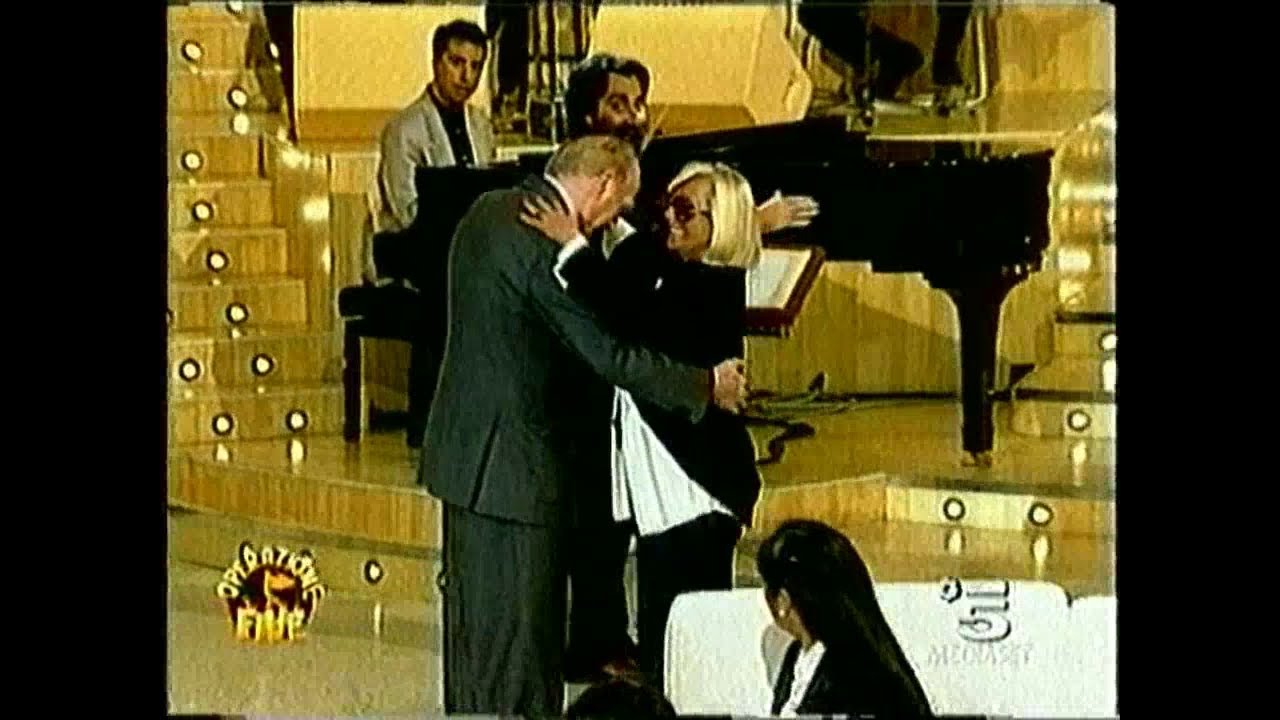 Raimondo Vianello e Sandra Mondaini ballano 