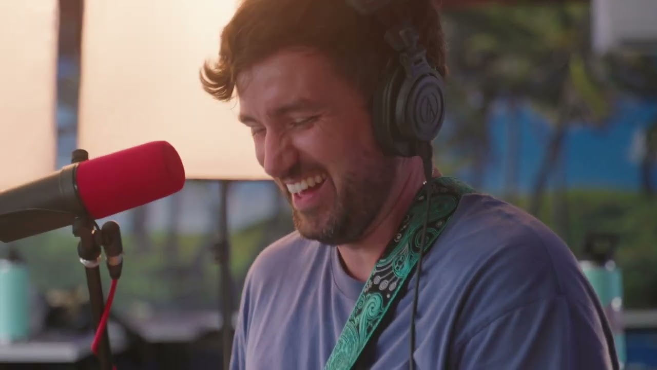 Solsbury Hill (Peter Gabriel cover) | Paul Fergus Morris & Nick Di Gregorio | Tiny Vinyl Sessions