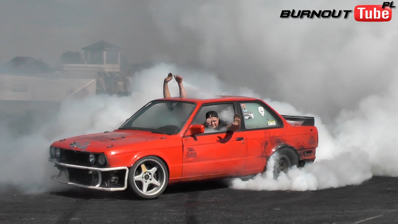 Palenie gumy na szóstym biegu BMW E30 3.0 V8 