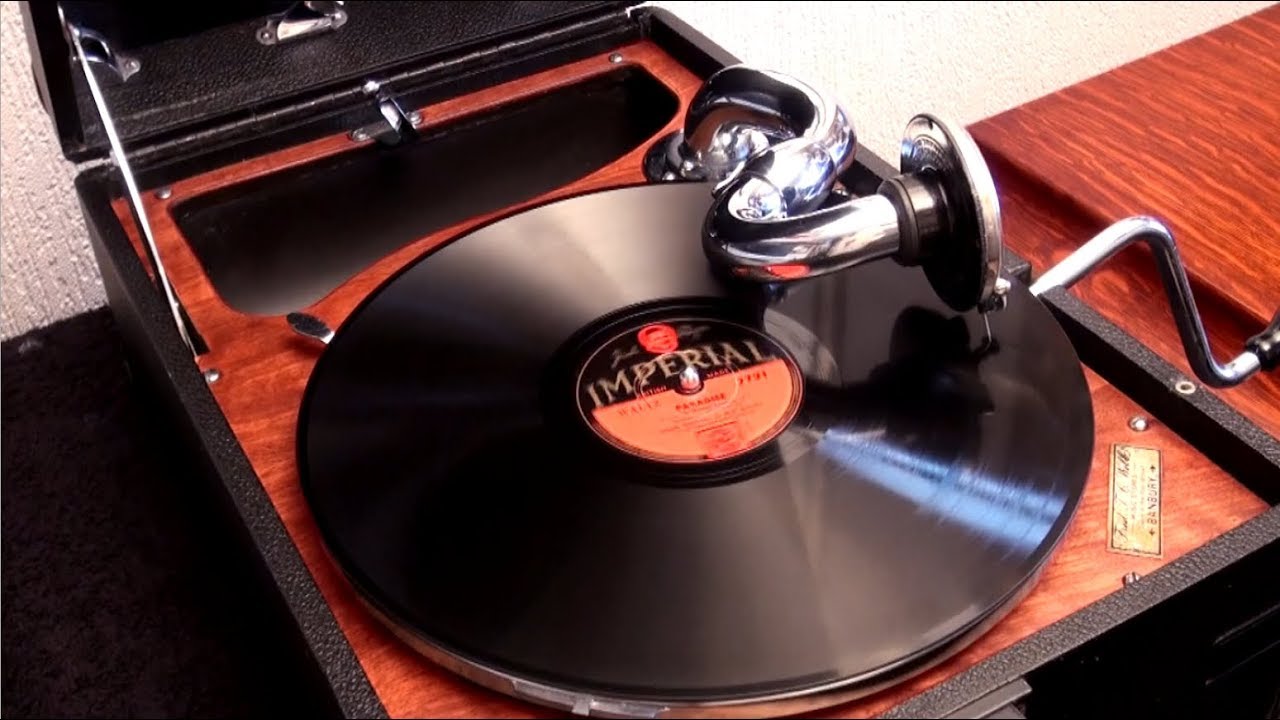 Jack Payne on HMV Model 102 Gramophone