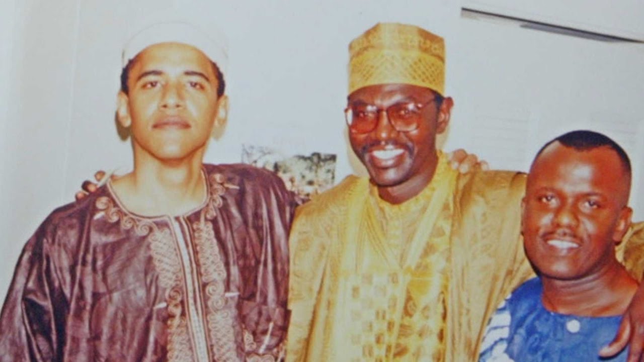 Obama's half-brother to attend final debate