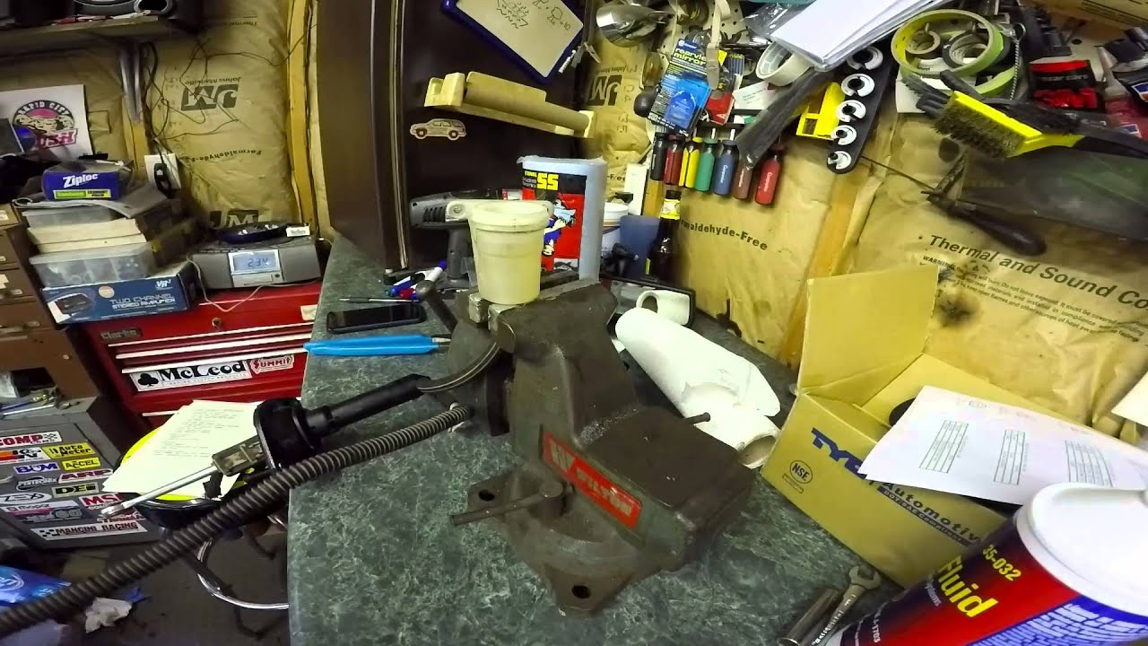 Cummins NV5600 Clutch Hydraulics Replacement: Part 3/4 Bleeding