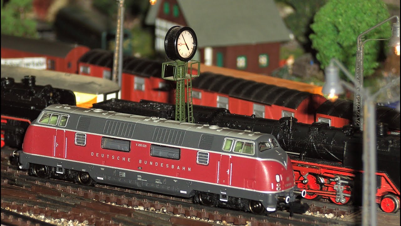 Spur N, Trix 16224, V200 020, Streckenfahrt.