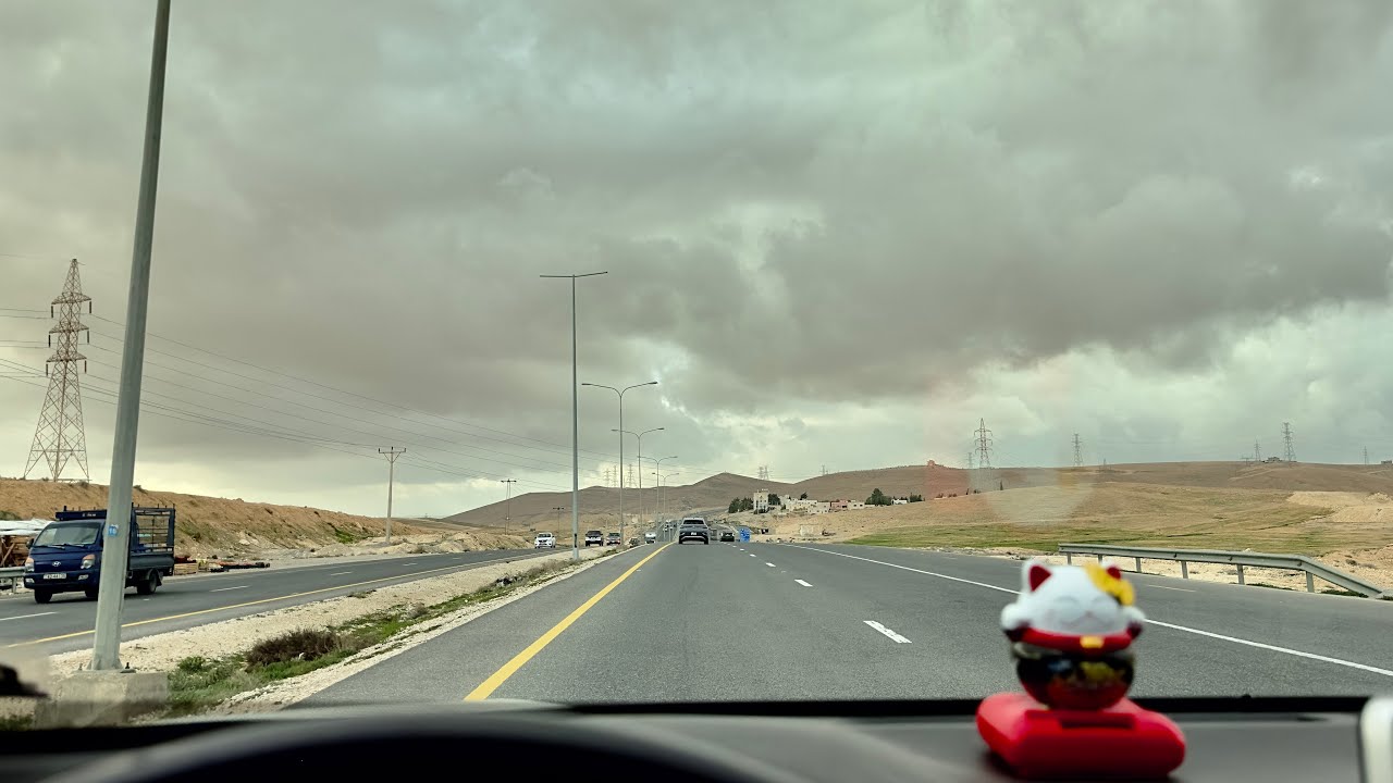 رحلة الطريق إلى المنخفض الجوّي - تحوّل الطقس من مشمس في جنوب الأردن إلى غيوم وأمطار في عمّان