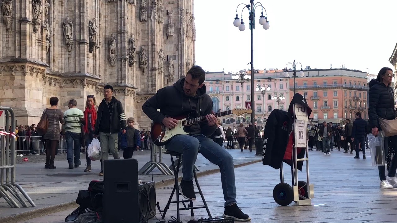 Cover ED Sheeran- Perfect - Milano street performance- live