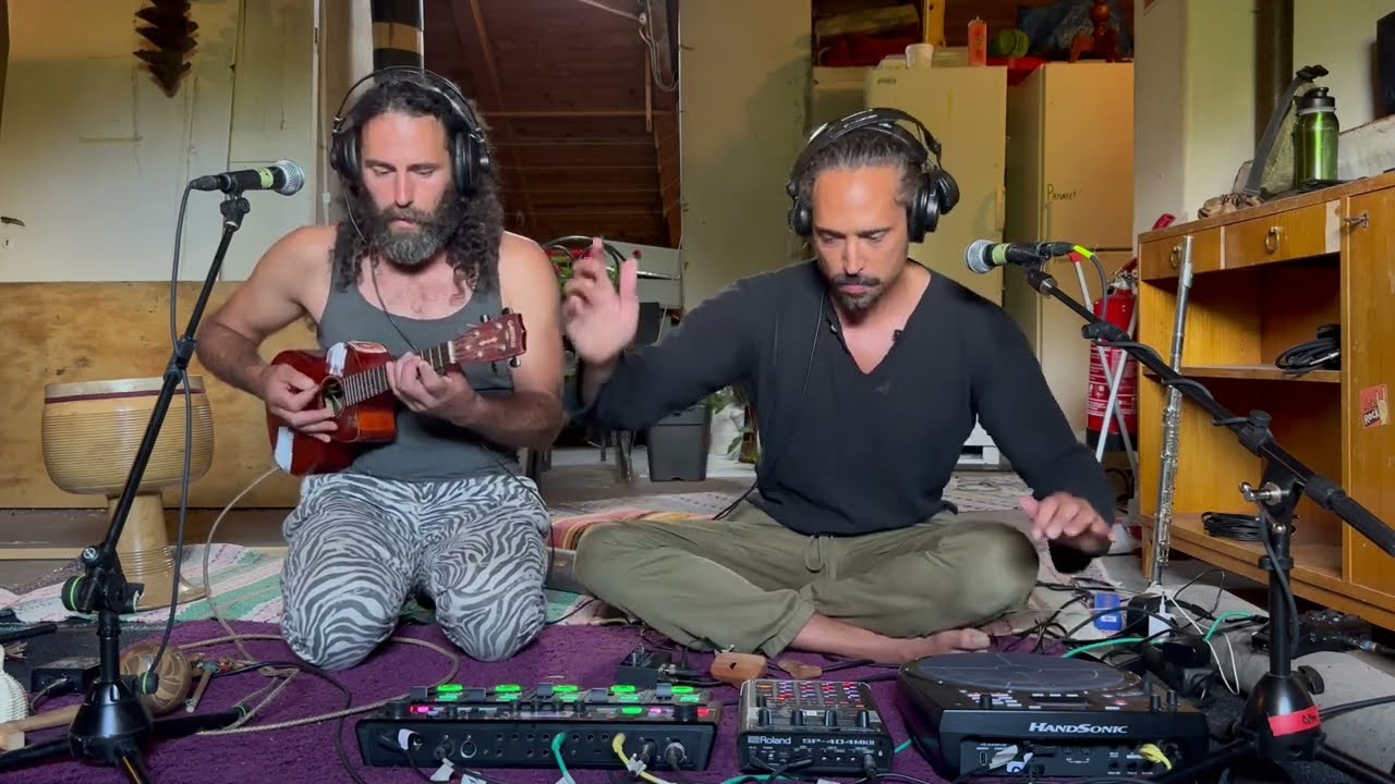 Snakecharmer Collective | Sereno Cantaro and Viktor Frih Live Looping (Organic Downtempo cumbia)