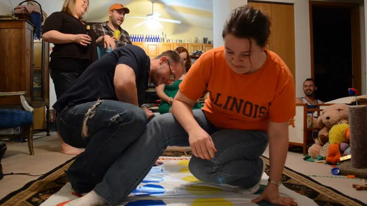 My 22nd Birthday (PLAYING TWISTER!)