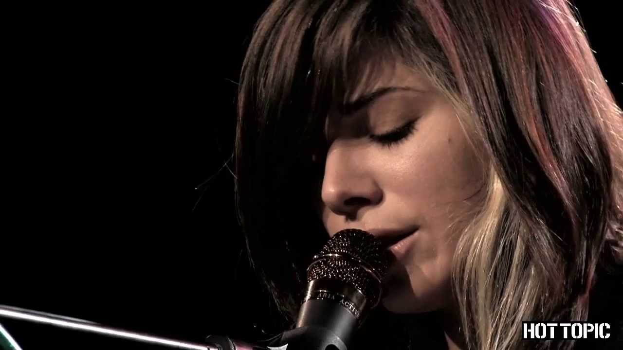 Hot Sessions: Christina Perri 