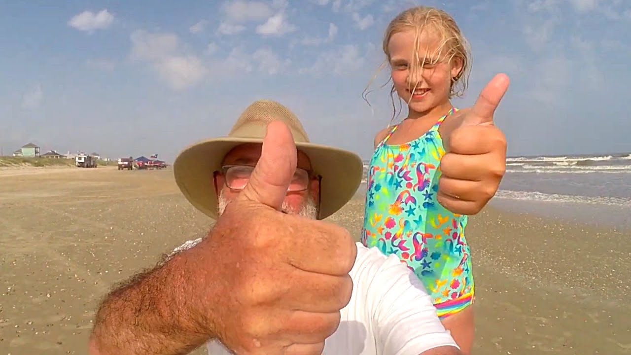 PAPA Texas and Madi sign off bloopers at the Beach!