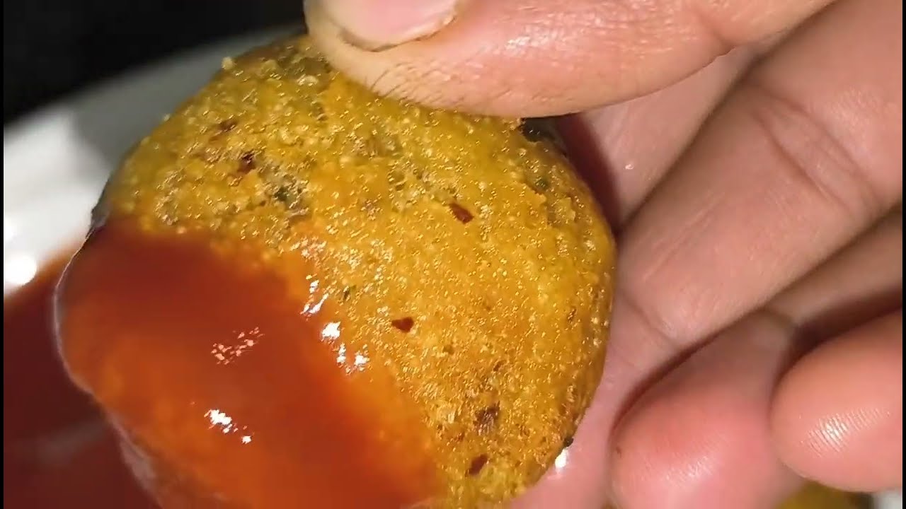 Suji Snack Balls with Potato Stuffing | Crispy Rava Potato Balls Recipe @KhanaPeenawithaarchiis