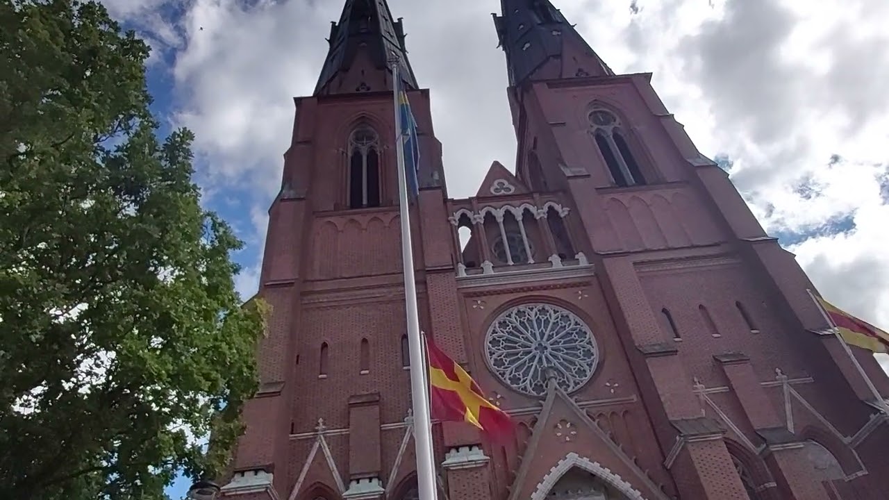 ringning till mässa i Uppsala domkyrka kl 12:00