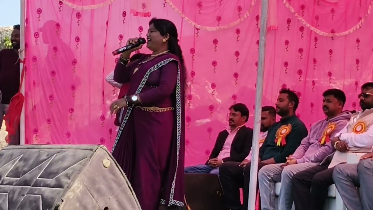 आरती देवी का ठेठ नागपुरी स्टेज शो,,, देखें एक बार जरूर*pmahto blogs 