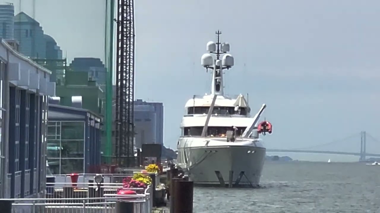 Biggest Baddest and Fastest GROUP Boat Ride in New York City