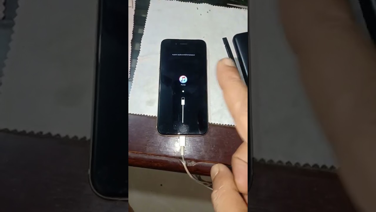 Iphone 6 is in recovery (DFU) mode the phone tried self recovery but looped without a success