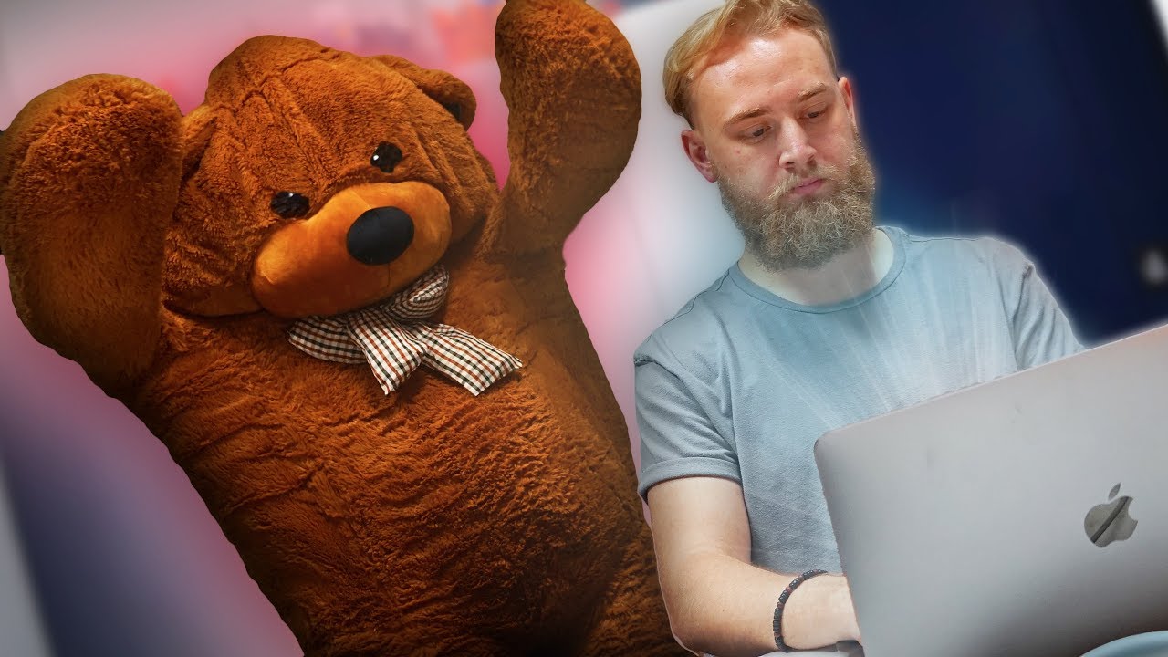 Пугаю коллег в ГИГАНТСКОМ костюме медведя! *Уморительно*