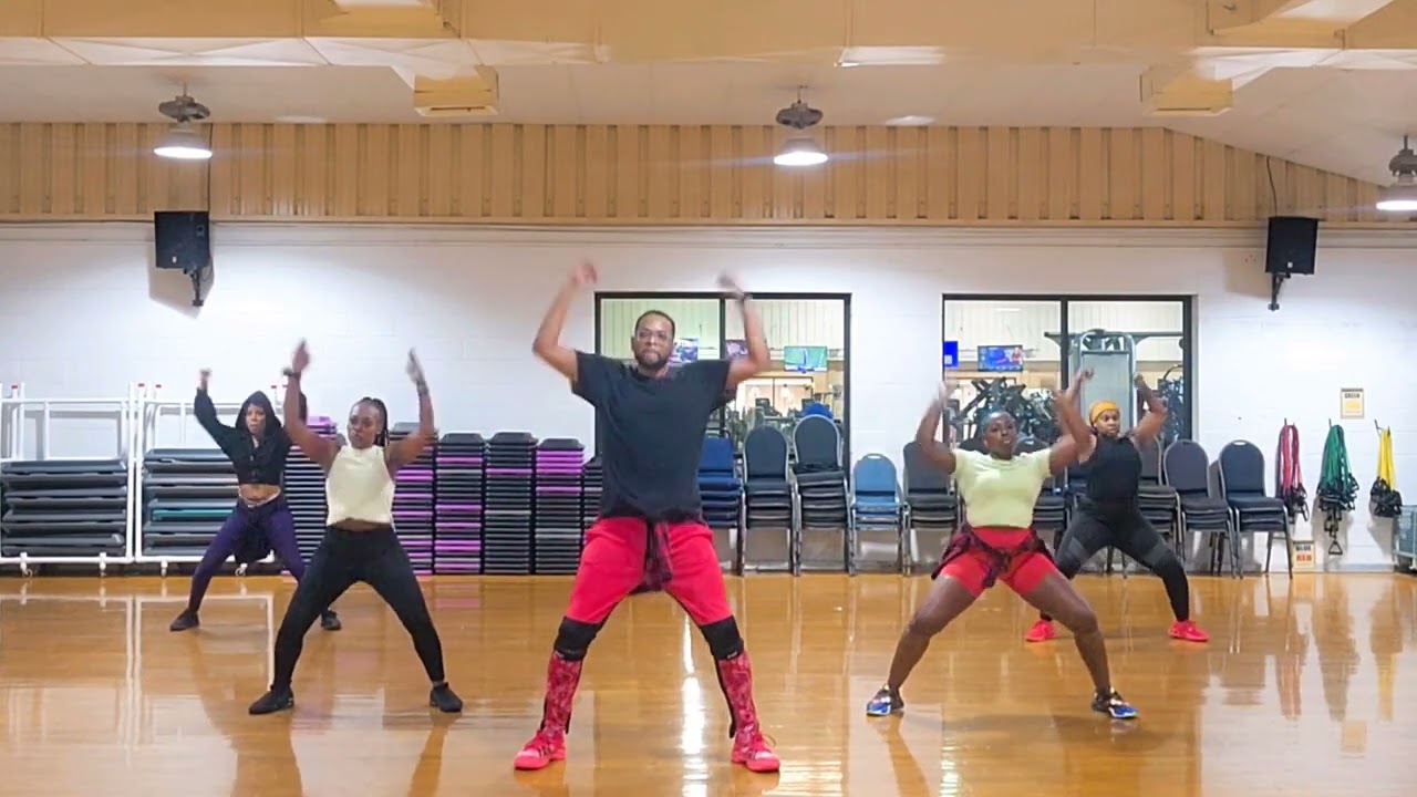 Mixxedfit Choreo-Everybody by Nicki Minaj #WarmUp