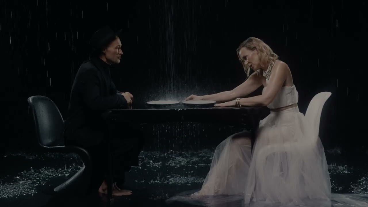 Ania Karolska, Buslav - Kolęda Łza