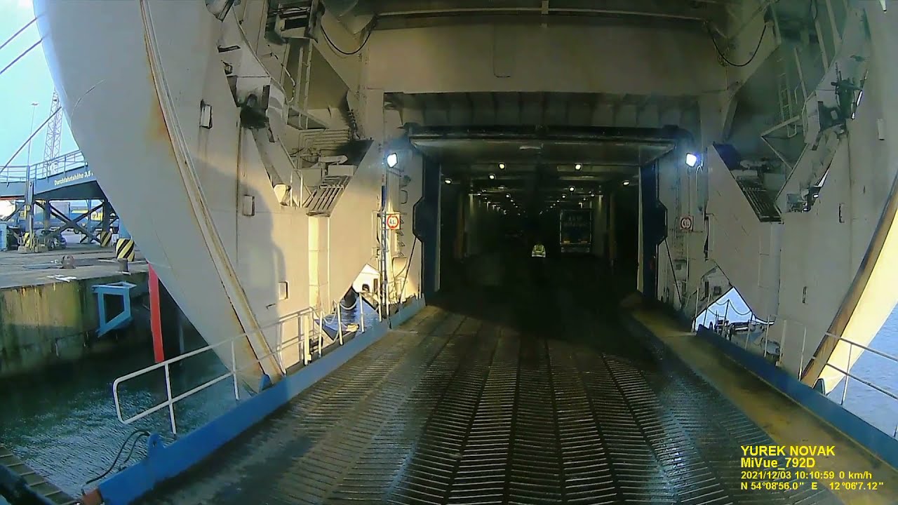 ferry m/s Nils Dacke  -  TT-Line  -  Rostock - Trelleborg i dojazd do parkingu na pauzę promową