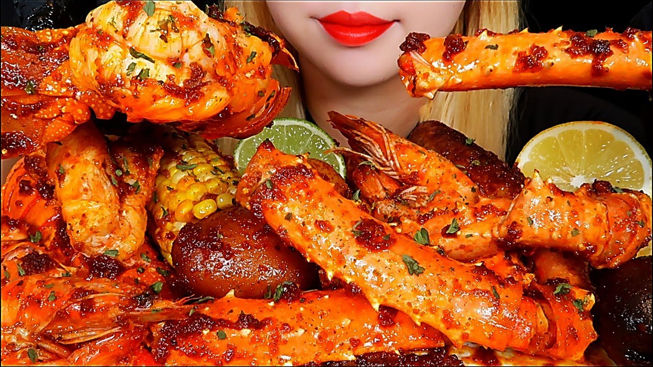 ASMR SEAFOOD BOIL (KING CRAB LEGS , LOBSTER TAIL, SHRIMP) Mukbang Eating sounds