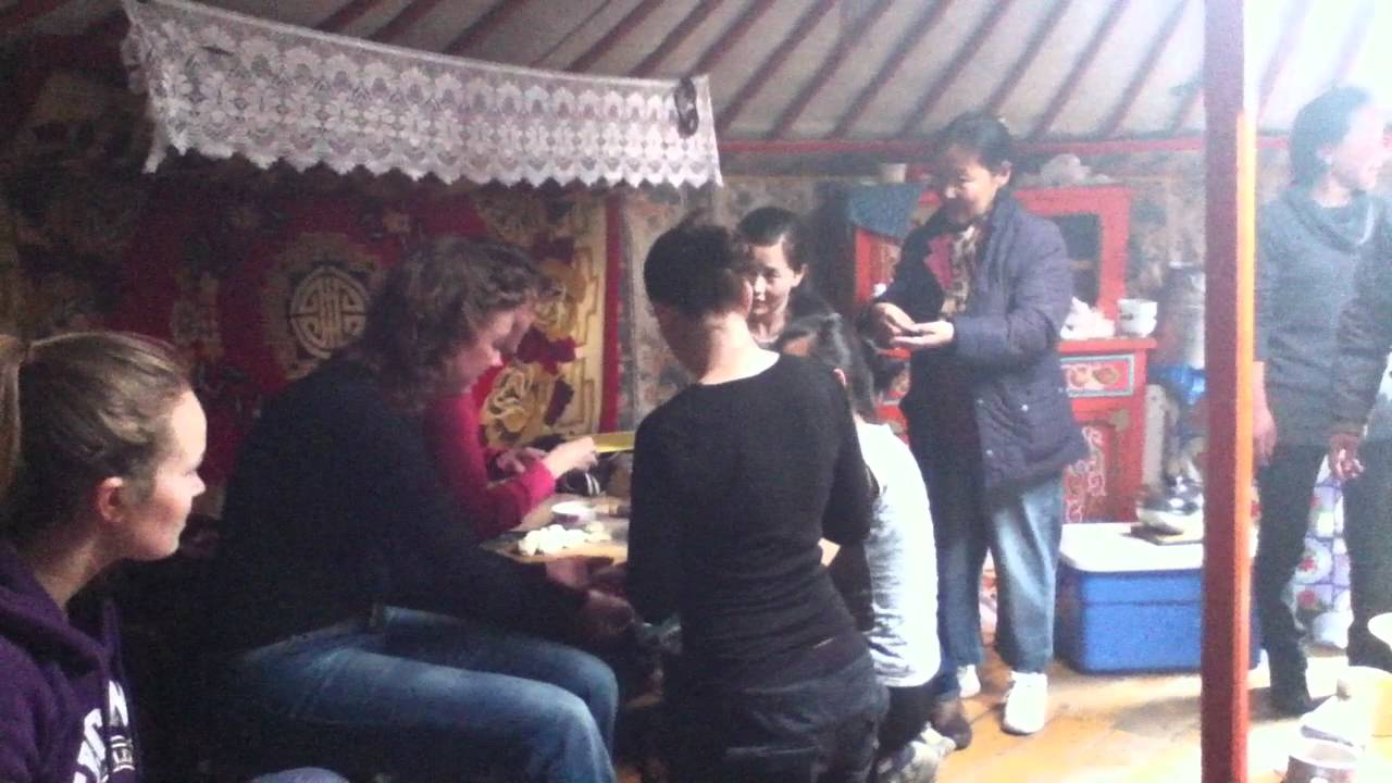 Making Buutz (Herder Family Terelj).MOV